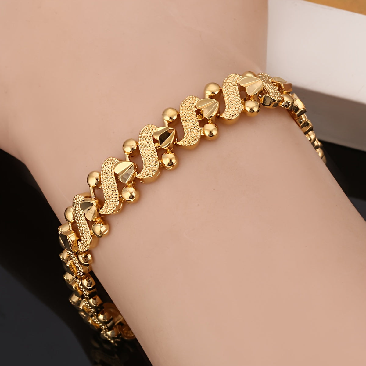 Lily Verziert Welle Armband | Gold