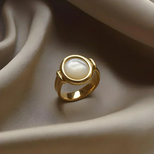 Reine Perlen Statement-Ring