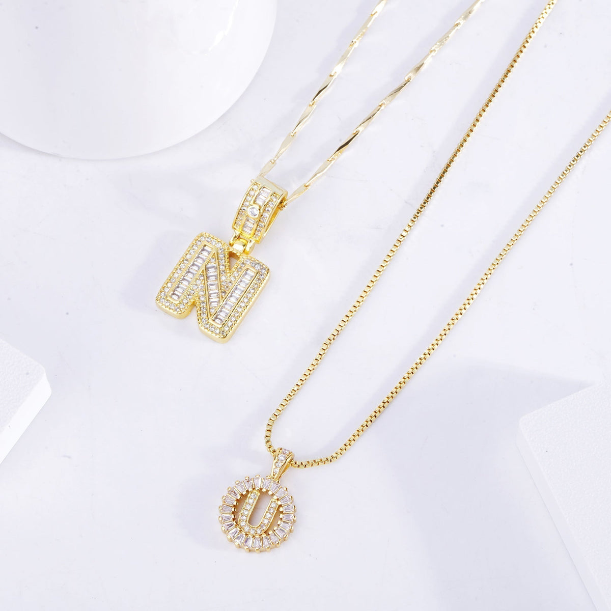 Pavé-Buchstabeninitiale Halskette Set | Gold